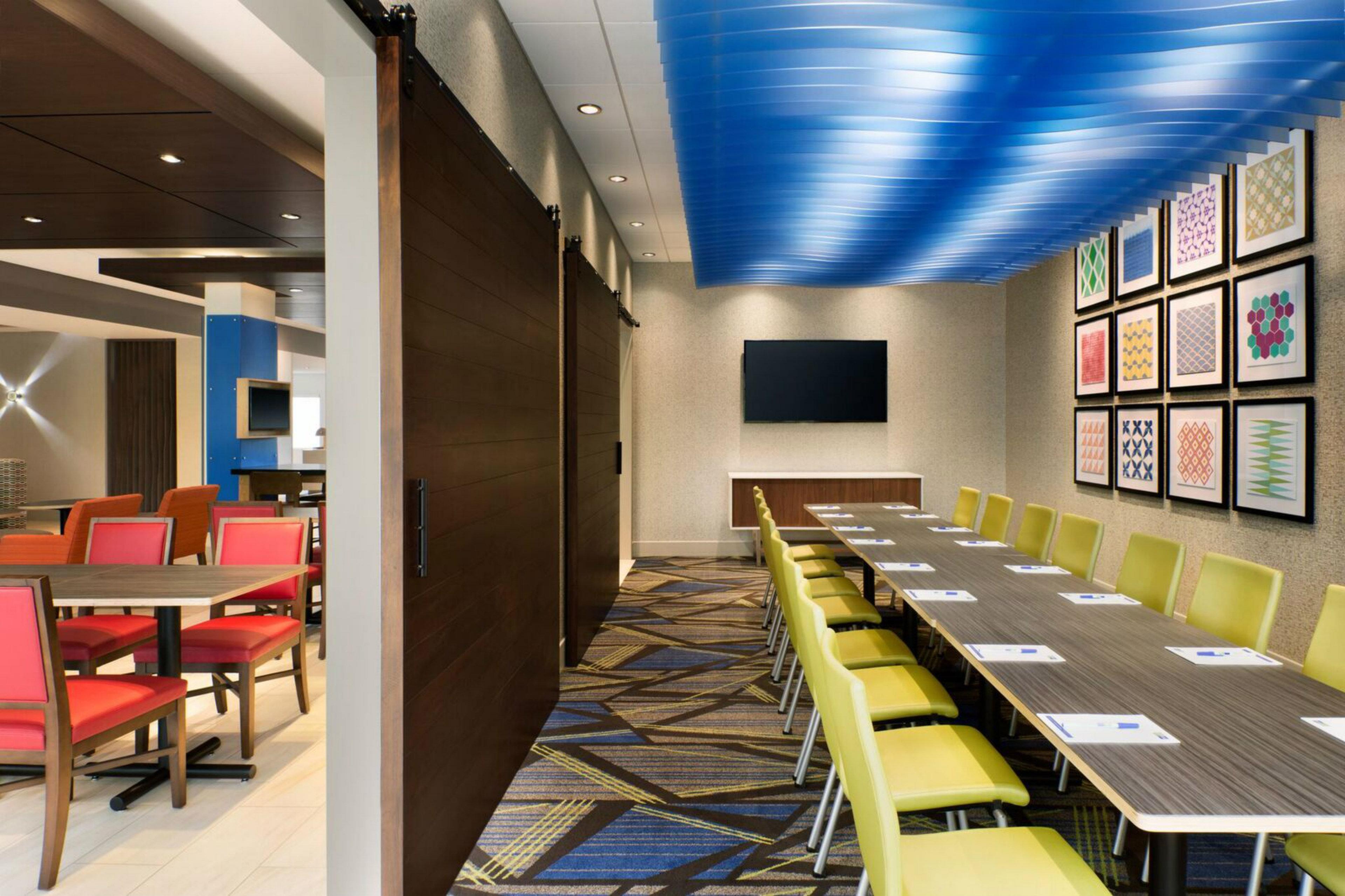 Holiday Inn Express & Suites - Fort Wayne North By Ihg Sunnybrook Acres Exterior photo