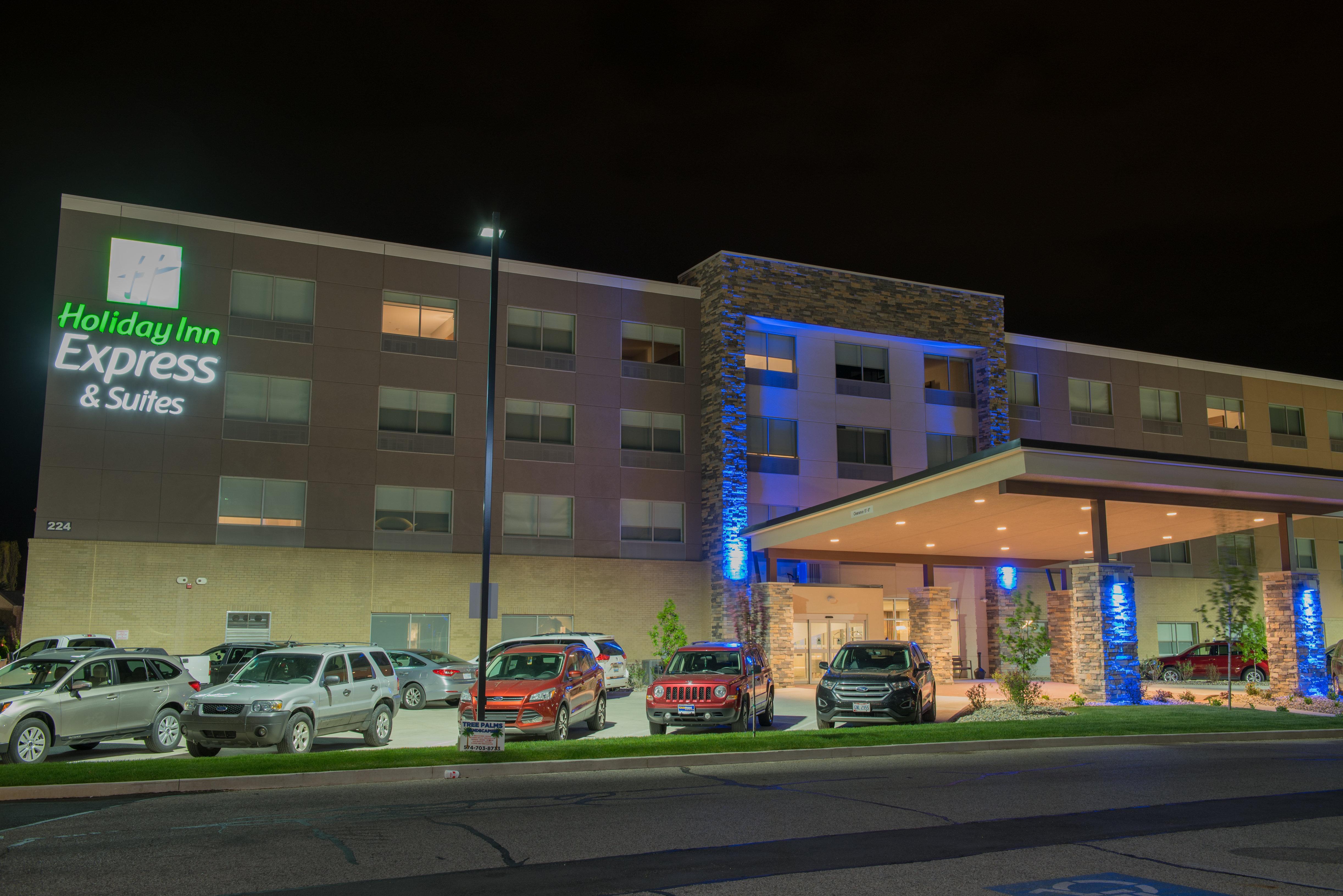 Holiday Inn Express & Suites - Fort Wayne North By Ihg Sunnybrook Acres Exterior photo